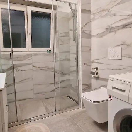 Apartamento Lakeview Private Parking & Self Check-in *