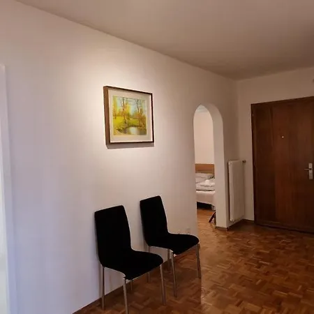 Lakeview Private Parking & Self Check-in Lugano